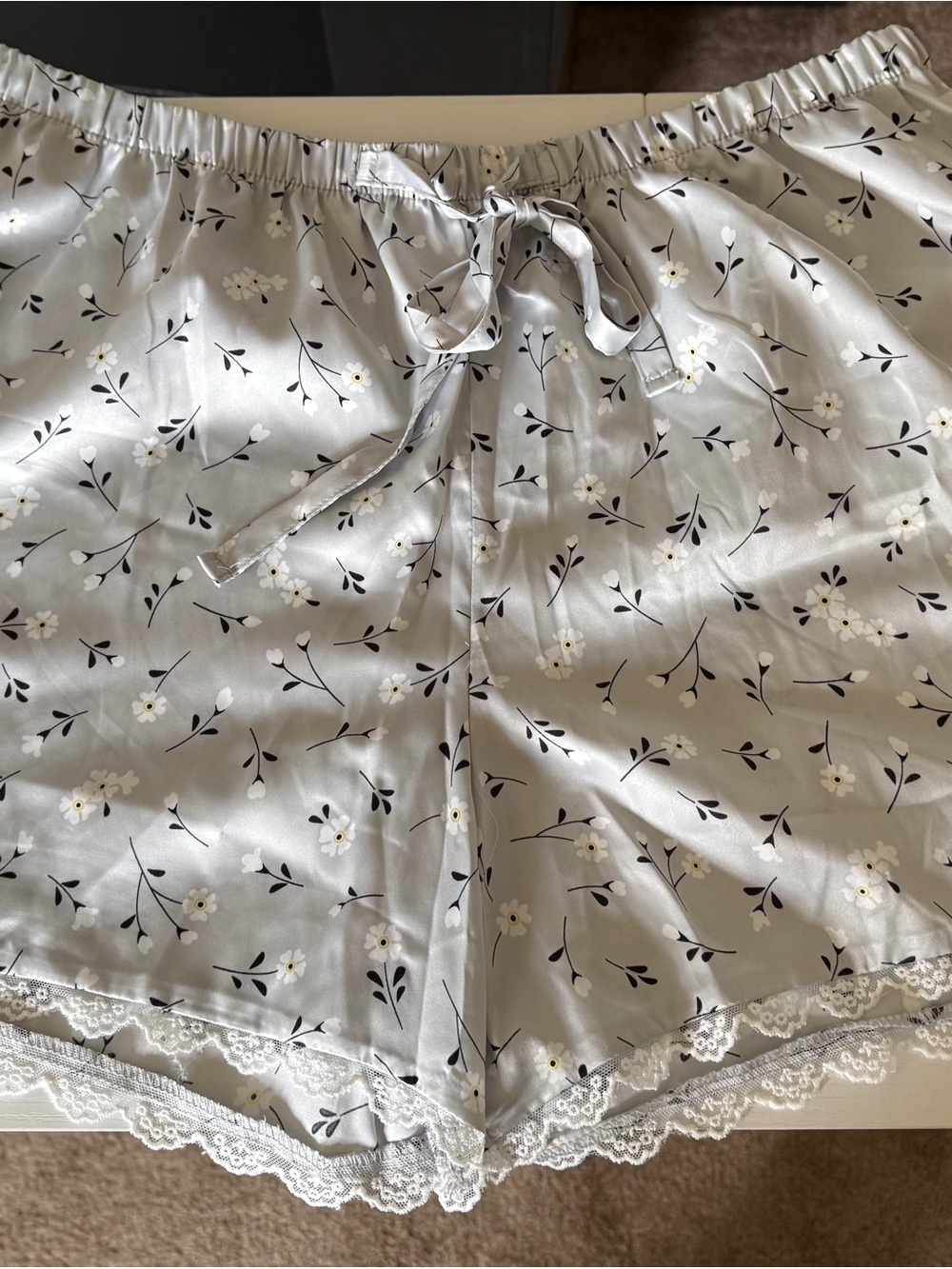 Flora Women's Light Gray Silky Short Shirt Lounge Pajama Set Size L - Picture 5 of 6